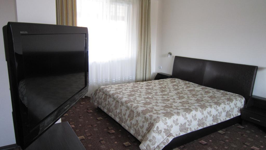 Alpina Hotel Lozenets Habitación foto