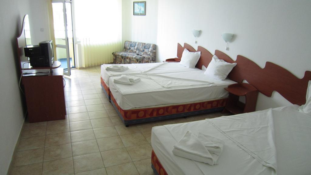 Alpina Hotel Lozenets Habitación foto
