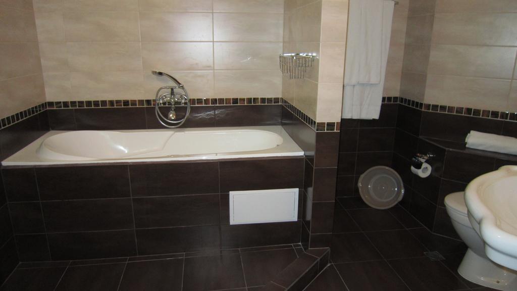Alpina Hotel Lozenets Habitación foto